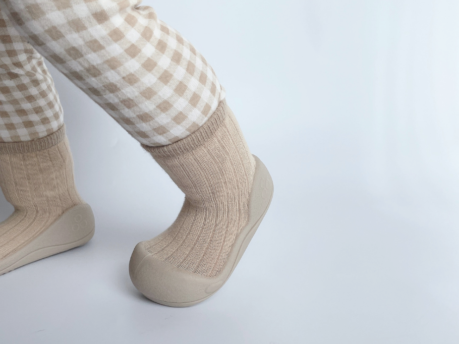 ”アティパスの靴裏の秘密に迫る!”赤ちゃんに安心なベビーシューズとは?